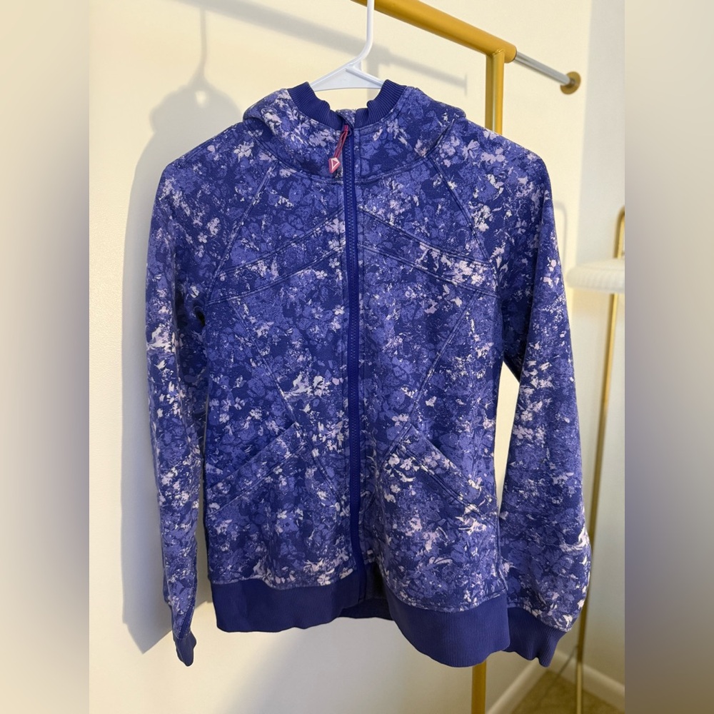 Ivivvia by Lululemon Scuba Hoodie
